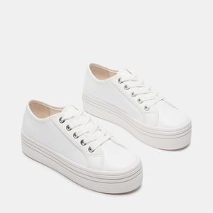 Steve Madden Bobbi30 white size 8 worn once